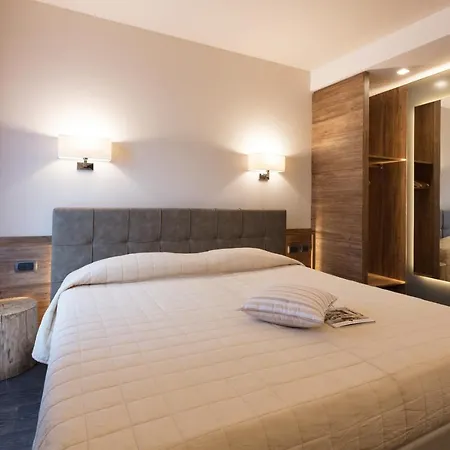 Готель Miramonti Park 4*